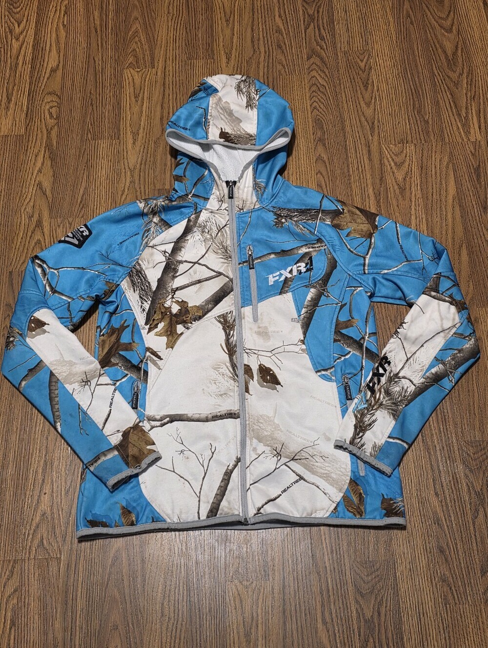 FXR Outdoor Womens Size 10 Softshell Hooded Jacket Realtree Camo Full Zip D59